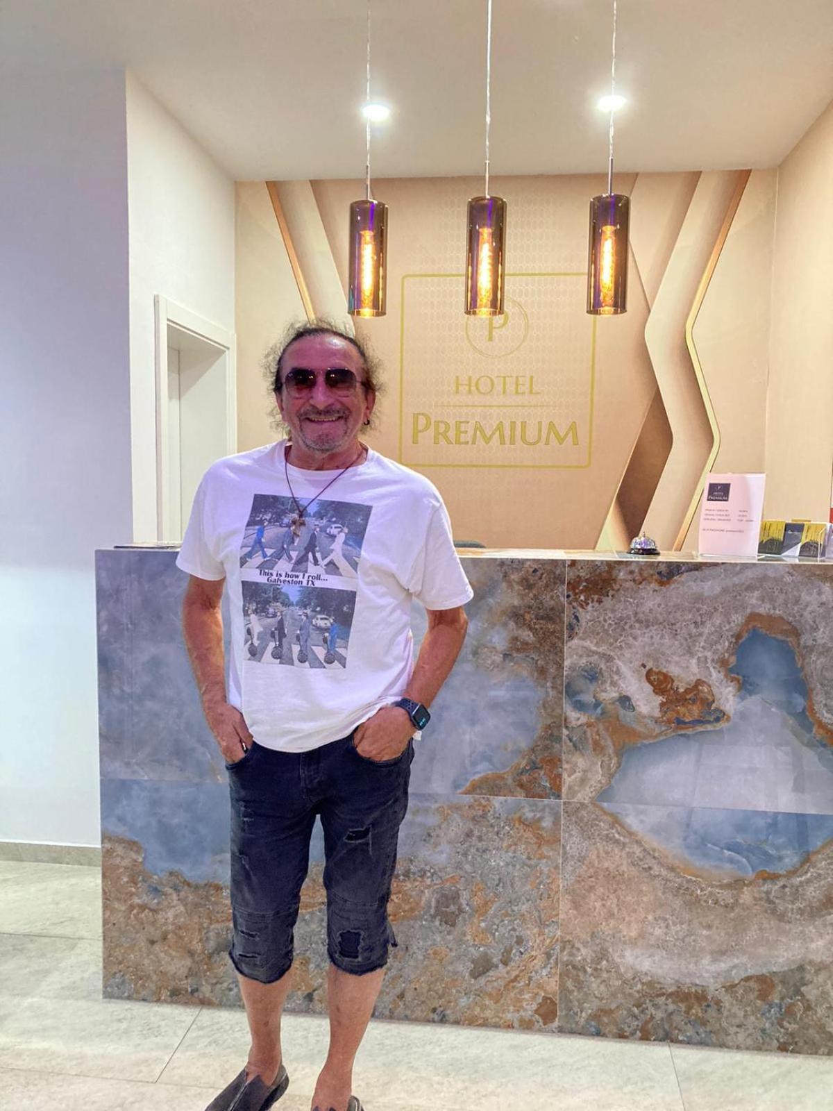 Premium Hotel